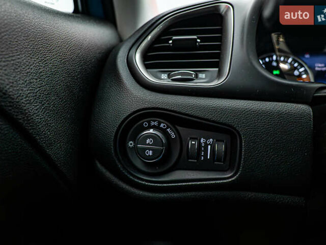 Синий Джип Ренегат, объемом двигателя 1.4 л и пробегом 139 тыс. км за 17009 $, фото 13 на Automoto.ua