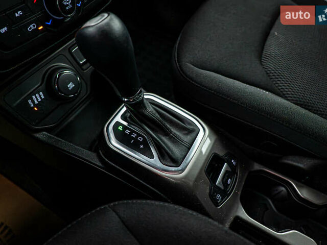 Синий Джип Ренегат, объемом двигателя 1.4 л и пробегом 139 тыс. км за 17009 $, фото 18 на Automoto.ua