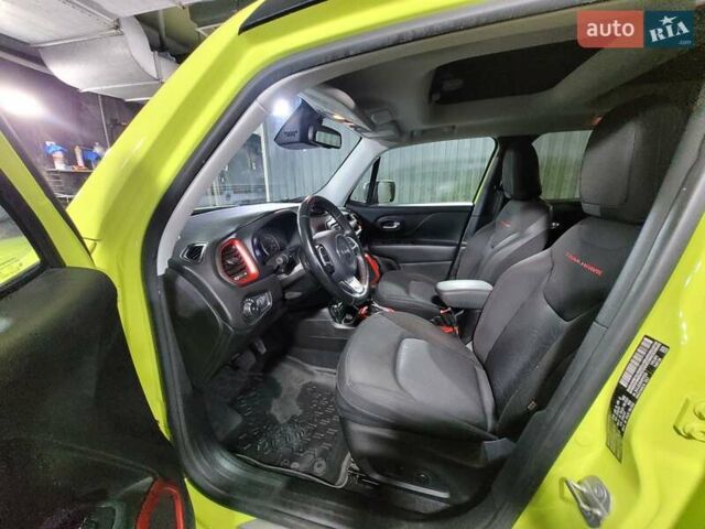Джип Ренегат 2017 в Львове на Automoto.ua Зеленый Джип Ренегат, объемом двигателя 2.36 л и пробегом 268 тыс. км за 12999 $, фото 17 на Automoto.ua