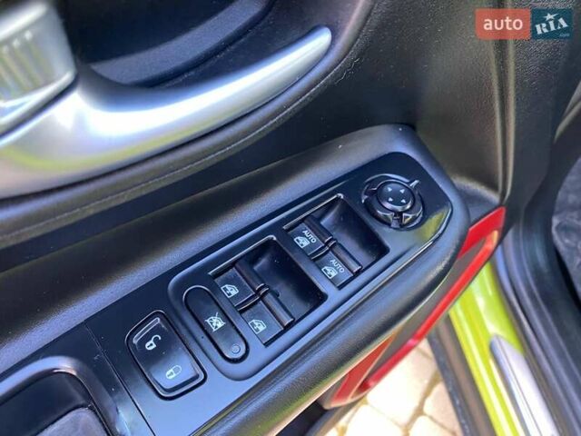 Зелений Джип Ренегат, об'ємом двигуна 2.36 л та пробігом 268 тис. км за 13300 $, фото 11 на Automoto.ua