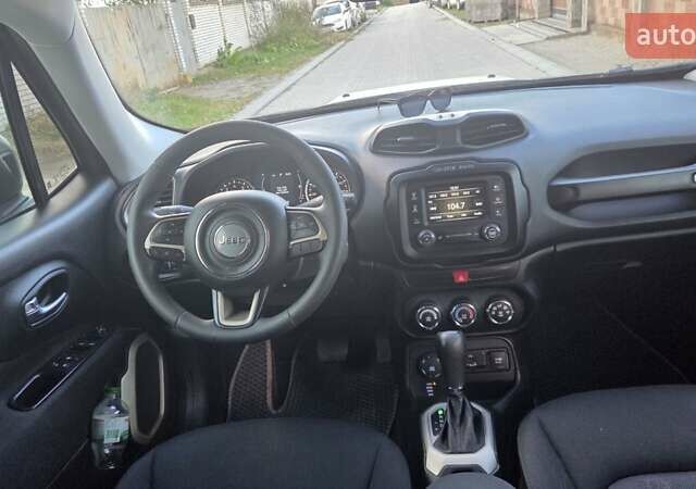 Джип Ренегат 2017 в Львове на Automoto.ua Зеленый Джип Ренегат, объемом двигателя 2.4 л и пробегом 181 тыс. км за 11600 $, фото 1 на Automoto.ua