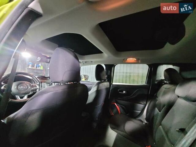 Джип Ренегат 2017 в Львове на Automoto.ua Зеленый Джип Ренегат, объемом двигателя 2.36 л и пробегом 268 тыс. км за 12999 $, фото 16 на Automoto.ua