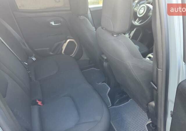 Джип Ренегат 2017 в Львове на Automoto.ua Зеленый Джип Ренегат, объемом двигателя 2.4 л и пробегом 181 тыс. км за 11600 $, фото 2 на Automoto.ua