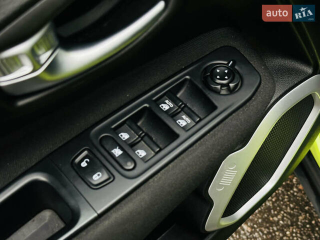 Зеленый Джип Ренегат, объемом двигателя 2.36 л и пробегом 197 тыс. км за 13900 $, фото 26 на Automoto.ua