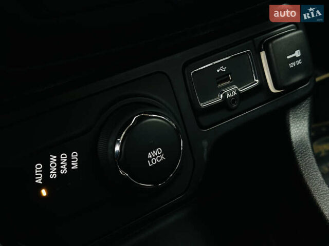 Зеленый Джип Ренегат, объемом двигателя 2.36 л и пробегом 197 тыс. км за 13900 $, фото 32 на Automoto.ua