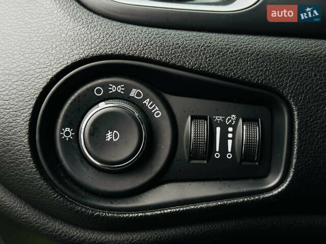 Зеленый Джип Ренегат, объемом двигателя 2.36 л и пробегом 197 тыс. км за 13900 $, фото 35 на Automoto.ua