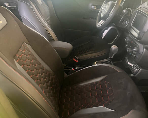 Джип Ренегат 2018 в Люботине на Automoto.ua Зеленый Джип Ренегат, объемом двигателя 2.36 л и пробегом 126 тыс. км за 13000 $, фото 14 на Automoto.ua