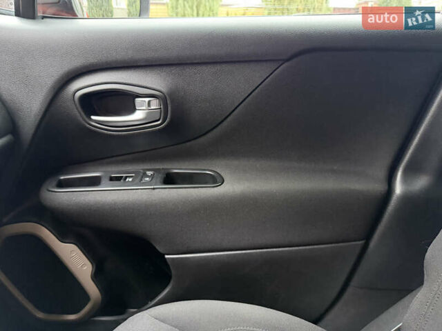 Помаранчевий Джип Ренегат, об'ємом двигуна 2.36 л та пробігом 140 тис. км за 10999 $, фото 33 на Automoto.ua