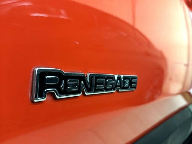 Оранжевый Джип Ренегат, объемом двигателя 2.4 л и пробегом 135 тыс. км за 12400 $, фото 1 на Automoto.ua