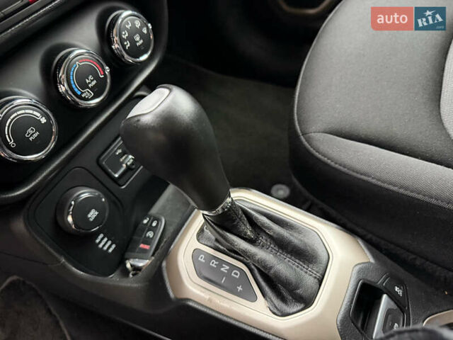 Помаранчевий Джип Ренегат, об'ємом двигуна 2.36 л та пробігом 140 тис. км за 10999 $, фото 29 на Automoto.ua