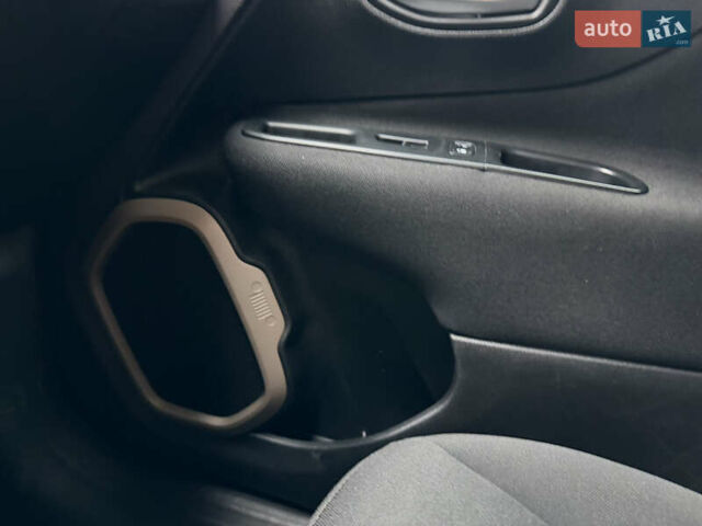 Помаранчевий Джип Ренегат, об'ємом двигуна 2.36 л та пробігом 140 тис. км за 10999 $, фото 32 на Automoto.ua