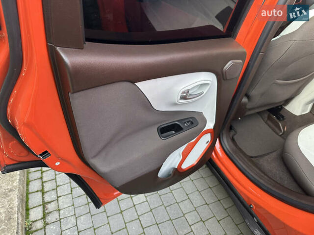 Оранжевый Джип Ренегат, объемом двигателя 2.36 л и пробегом 158 тыс. км за 11700 $, фото 14 на Automoto.ua