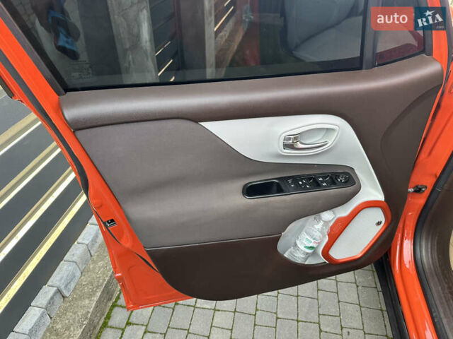 Оранжевый Джип Ренегат, объемом двигателя 2.36 л и пробегом 158 тыс. км за 11700 $, фото 19 на Automoto.ua