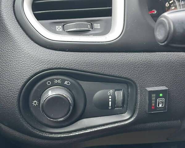 Помаранчевий Джип Ренегат, об'ємом двигуна 2.4 л та пробігом 107 тис. км за 12900 $, фото 2 на Automoto.ua