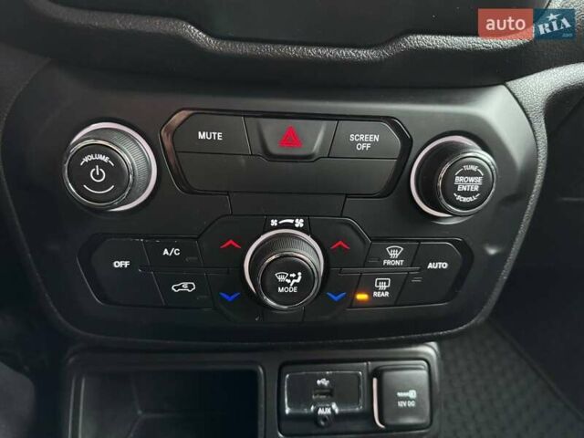 Оранжевый Джип Ренегат, объемом двигателя 2.36 л и пробегом 125 тыс. км за 14990 $, фото 21 на Automoto.ua