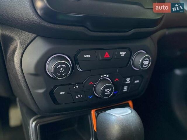 Помаранчевий Джип Ренегат, об'ємом двигуна 2.36 л та пробігом 110 тис. км за 14200 $, фото 32 на Automoto.ua