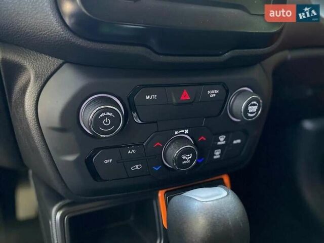 Оранжевый Джип Ренегат, объемом двигателя 2.36 л и пробегом 115 тыс. км за 14500 $, фото 25 на Automoto.ua