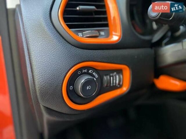 Оранжевый Джип Ренегат, объемом двигателя 2.36 л и пробегом 115 тыс. км за 14500 $, фото 14 на Automoto.ua