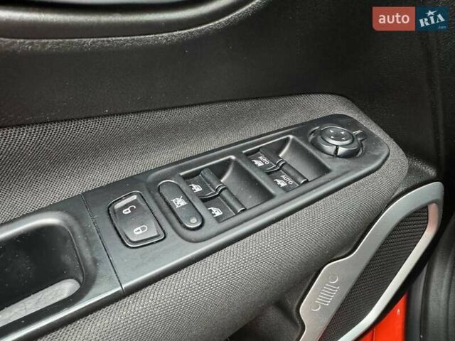 Оранжевый Джип Ренегат, объемом двигателя 2.36 л и пробегом 125 тыс. км за 14990 $, фото 14 на Automoto.ua