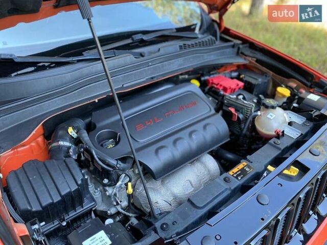 Помаранчевий Джип Ренегат, об'ємом двигуна 2.36 л та пробігом 110 тис. км за 14200 $, фото 19 на Automoto.ua