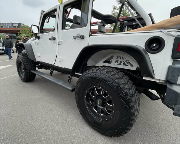 Белый Джип Вранглер, объемом двигателя 3.6 л и пробегом 132 тыс. км за 26500 $, фото 10 на Automoto.ua