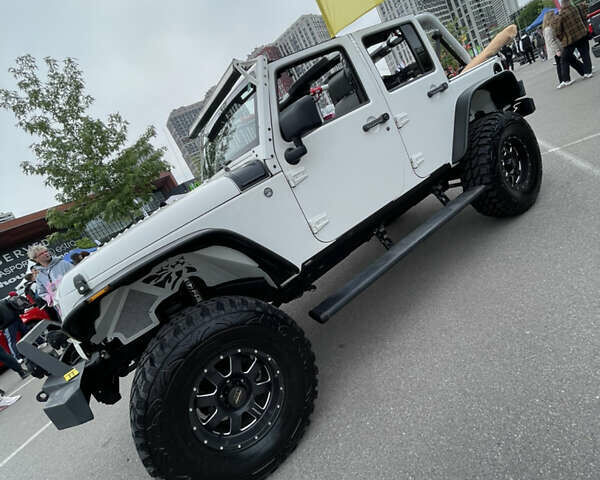 Белый Джип Вранглер, объемом двигателя 3.6 л и пробегом 132 тыс. км за 26500 $, фото 5 на Automoto.ua