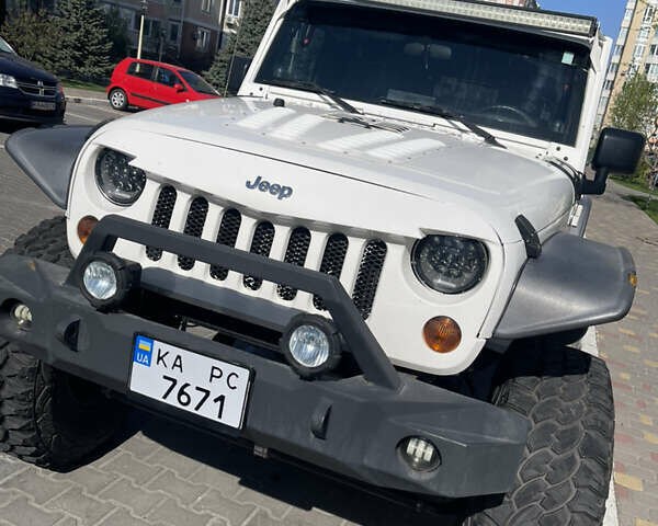 Белый Джип Вранглер, объемом двигателя 3.78 л и пробегом 120 тыс. км за 29500 $, фото 38 на Automoto.ua