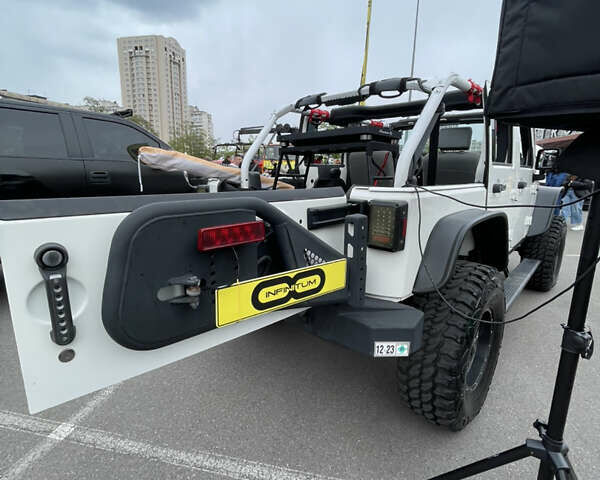 Белый Джип Вранглер, объемом двигателя 3.6 л и пробегом 132 тыс. км за 26500 $, фото 13 на Automoto.ua