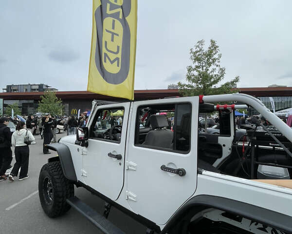 Белый Джип Вранглер, объемом двигателя 3.6 л и пробегом 132 тыс. км за 26500 $, фото 7 на Automoto.ua