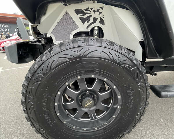 Белый Джип Вранглер, объемом двигателя 3.6 л и пробегом 132 тыс. км за 26500 $, фото 4 на Automoto.ua