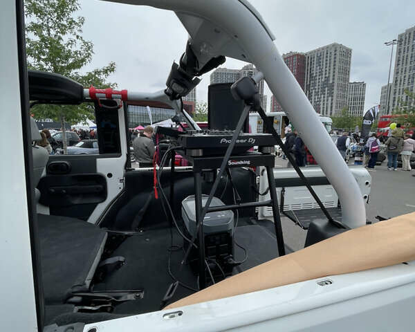 Белый Джип Вранглер, объемом двигателя 3.6 л и пробегом 132 тыс. км за 26500 $, фото 6 на Automoto.ua