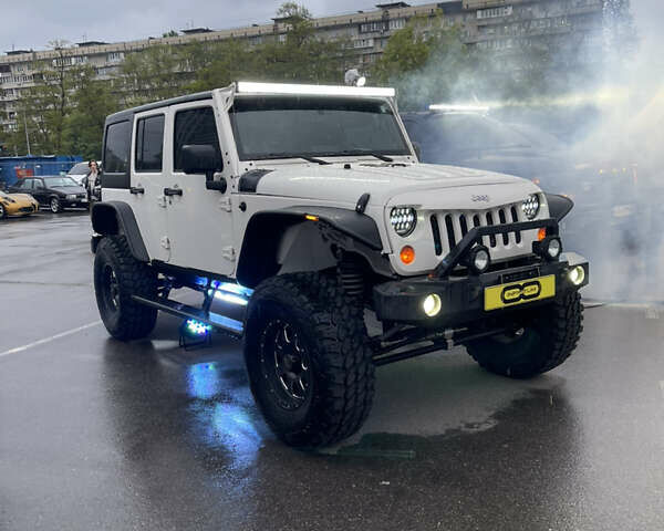 Белый Джип Вранглер, объемом двигателя 3.6 л и пробегом 132 тыс. км за 26500 $, фото 1 на Automoto.ua