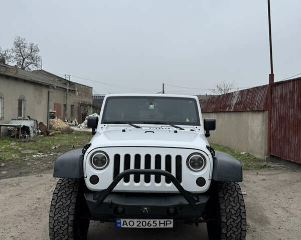 Белый Джип Вранглер, объемом двигателя 3.6 л и пробегом 159 тыс. км за 19800 $, фото 3 на Automoto.ua