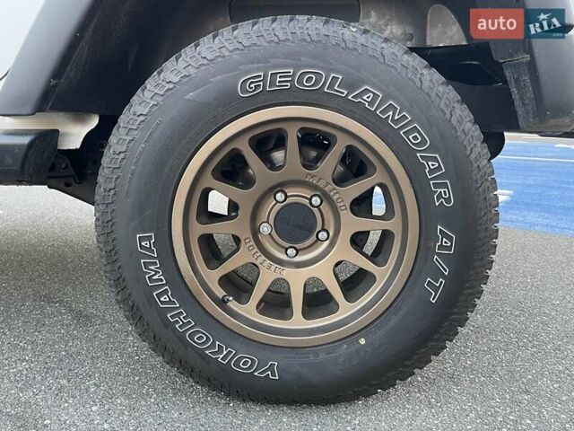 Джип Вранглер 2016 в Киеве на Automoto.ua Белый Джип Вранглер, объемом двигателя 3.6 л и пробегом 96 тыс. км за 27500 $, фото 25 на Automoto.ua