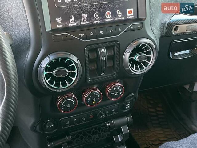 Джип Вранглер 2016 в Киеве на Automoto.ua Белый Джип Вранглер, объемом двигателя 3.6 л и пробегом 96 тыс. км за 27500 $, фото 19 на Automoto.ua