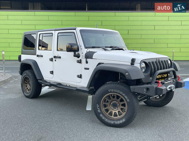 Джип Вранглер 2016 в Киеве на Automoto.ua Белый Джип Вранглер, объемом двигателя 3.6 л и пробегом 96 тыс. км за 27500 $, фото 3 на Automoto.ua