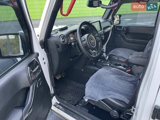 Джип Вранглер 2016 в Киеве на Automoto.ua Белый Джип Вранглер, объемом двигателя 3.6 л и пробегом 96 тыс. км за 27500 $, фото 11 на Automoto.ua