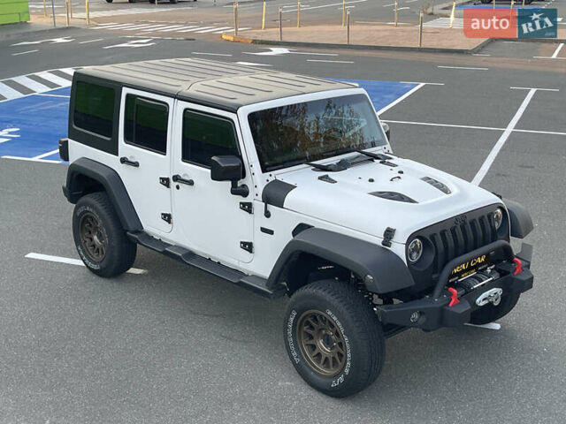 Джип Вранглер 2016 в Киеве на Automoto.ua Белый Джип Вранглер, объемом двигателя 3.6 л и пробегом 96 тыс. км за 27500 $, фото 28 на Automoto.ua