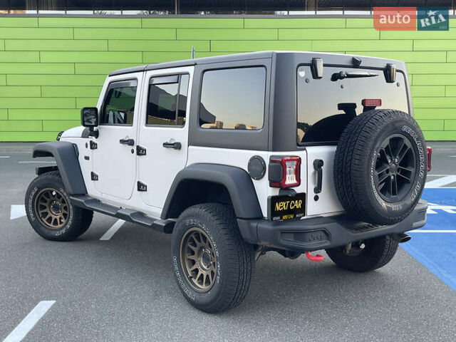 Джип Вранглер 2016 в Киеве на Automoto.ua Белый Джип Вранглер, объемом двигателя 3.6 л и пробегом 96 тыс. км за 27500 $, фото 8 на Automoto.ua