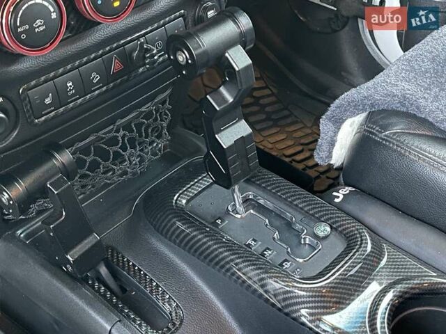 Джип Вранглер 2016 в Киеве на Automoto.ua Белый Джип Вранглер, объемом двигателя 3.6 л и пробегом 96 тыс. км за 27500 $, фото 20 на Automoto.ua