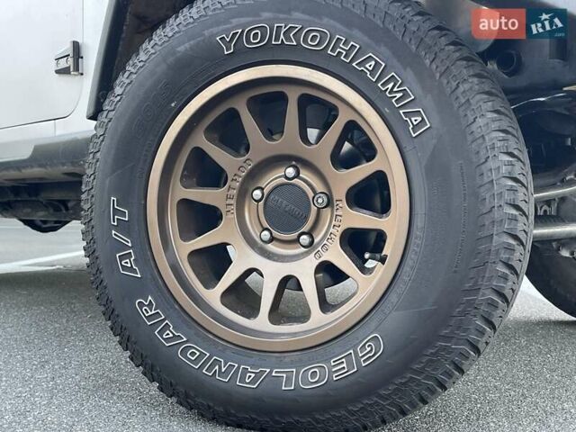 Джип Вранглер 2016 в Киеве на Automoto.ua Белый Джип Вранглер, объемом двигателя 3.6 л и пробегом 96 тыс. км за 27500 $, фото 5 на Automoto.ua