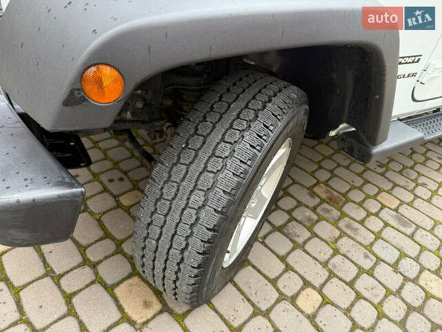 Білий Джип Wrangler, об'ємом двигуна 3.6 л та пробігом 47 тис. км за 19300 $, фото 16 на Automoto.ua