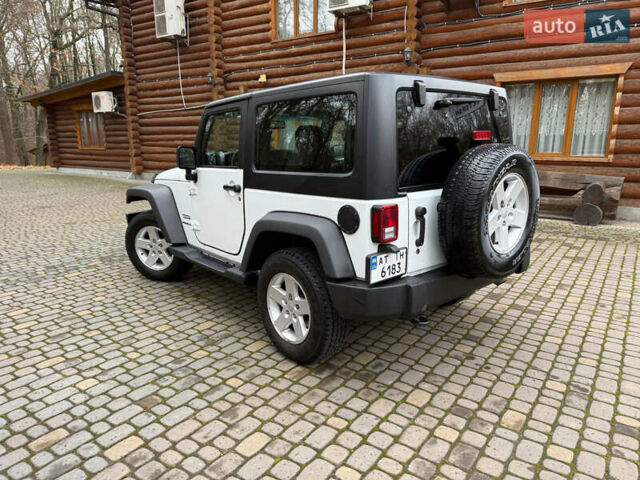 Білий Джип Wrangler, об'ємом двигуна 3.6 л та пробігом 47 тис. км за 19300 $, фото 12 на Automoto.ua