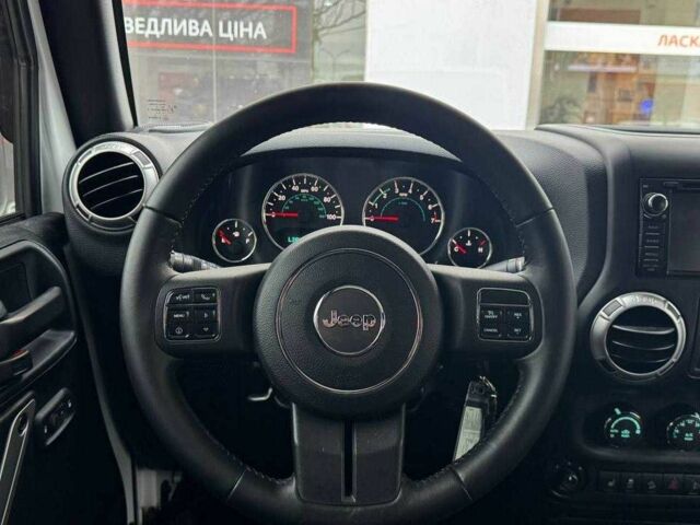 Белый Джип Вранглер, объемом двигателя 3.6 л и пробегом 44 тыс. км за 25916 $, фото 9 на Automoto.ua