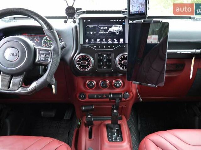 Белый Джип Вранглер, объемом двигателя 3.6 л и пробегом 67 тыс. км за 84500 $, фото 55 на Automoto.ua