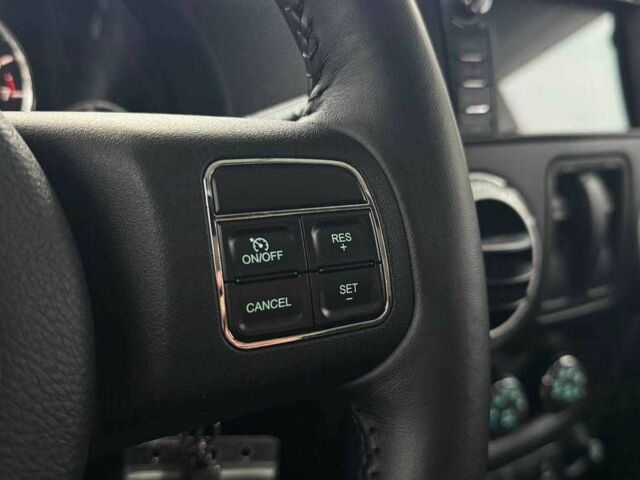 Белый Джип Вранглер, объемом двигателя 3.6 л и пробегом 44 тыс. км за 25916 $, фото 11 на Automoto.ua