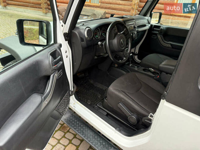 Білий Джип Wrangler, об'ємом двигуна 3.6 л та пробігом 47 тис. км за 19300 $, фото 5 на Automoto.ua