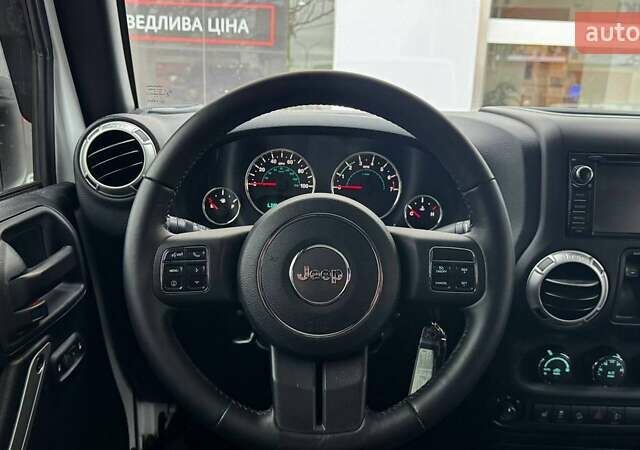 Белый Джип Вранглер, объемом двигателя 3.6 л и пробегом 44 тыс. км за 26738 $, фото 12 на Automoto.ua