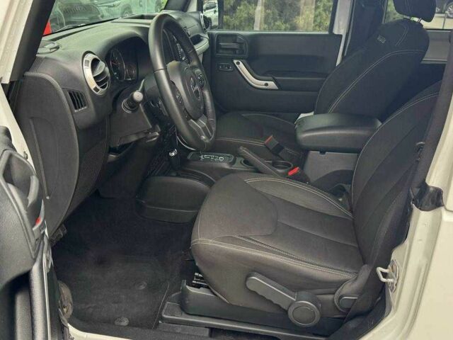 Белый Джип Вранглер, объемом двигателя 3.6 л и пробегом 44 тыс. км за 25916 $, фото 17 на Automoto.ua