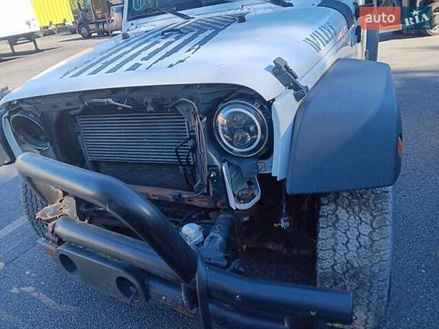 Белый Джип Вранглер, объемом двигателя 3.6 л и пробегом 82 тыс. км за 18500 $, фото 3 на Automoto.ua